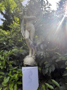 🤭The Lady in the Sensory Garden🙈